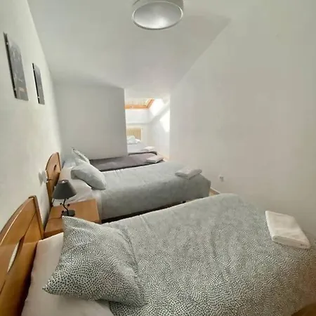 Apto Espert L Cine L Garaje L Bbq I Tenis L Wifi Apartment *